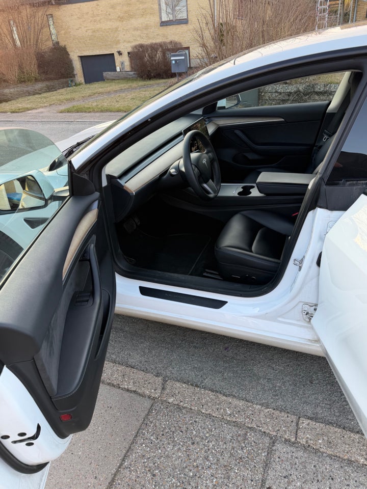 Tesla Model 3 Long Range AWD 4d