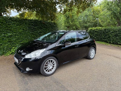 Peugeot 208 1,2 VTi Allure Sky 5d