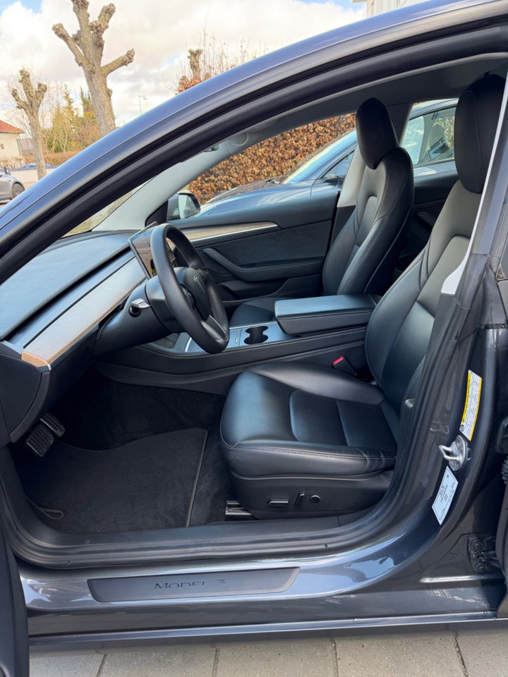 Tesla Model 3 Standard Range+ RWD 4d