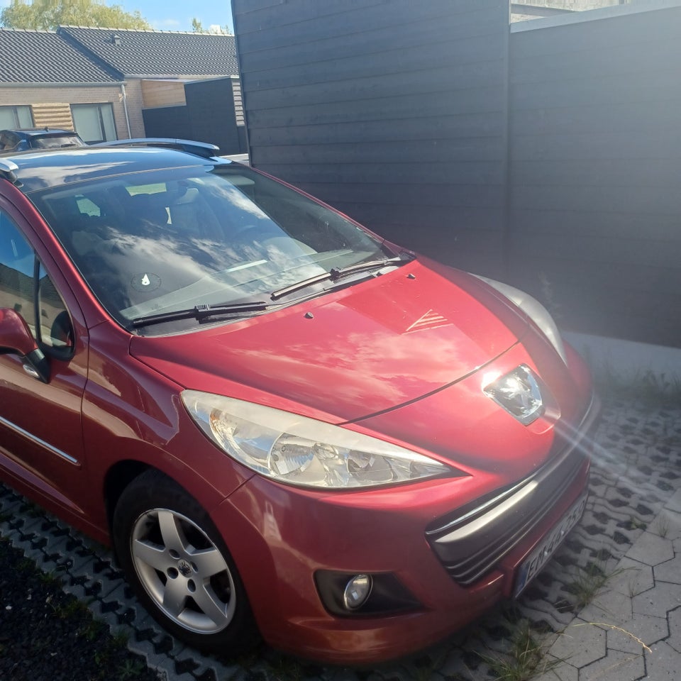 Peugeot 207 1,6 HDi 110 Premium 5d