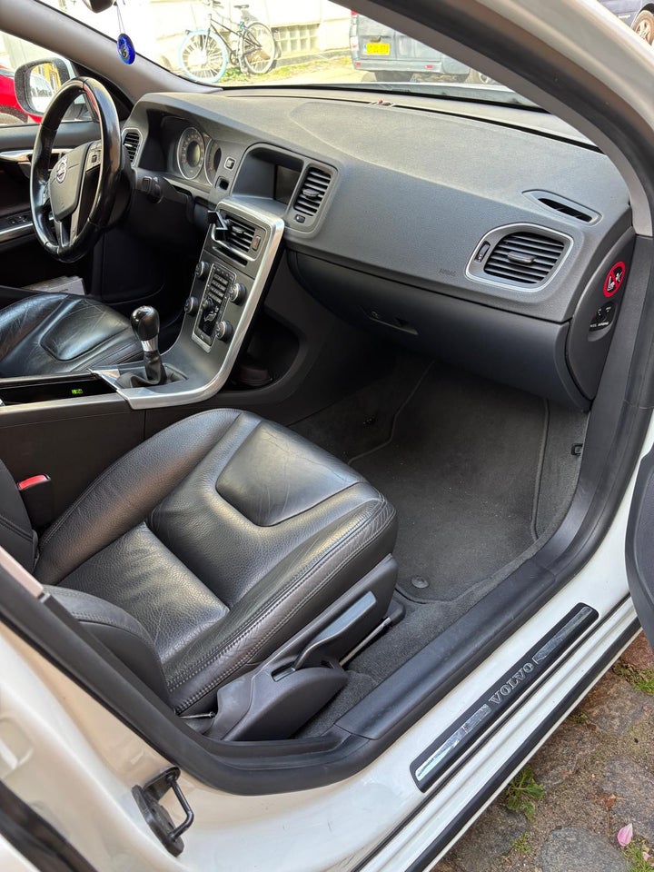 Volvo S60 1,6 DRIVe Kinetic 4d