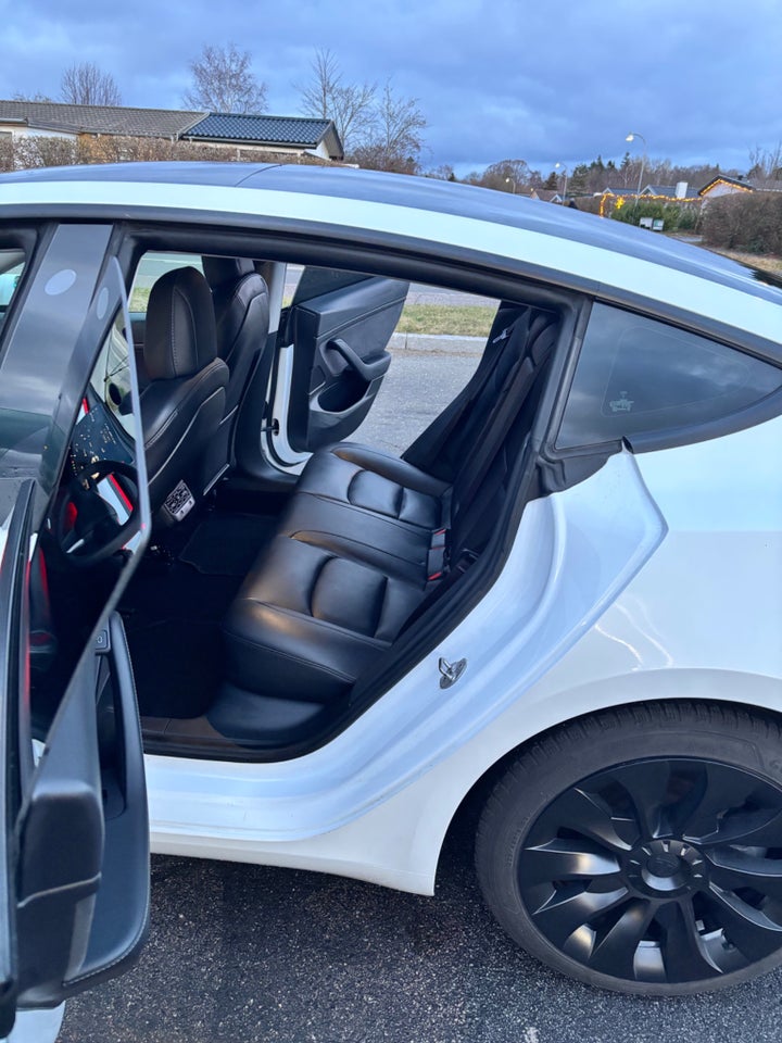 Tesla Model 3 Standard Range+ RWD 4d