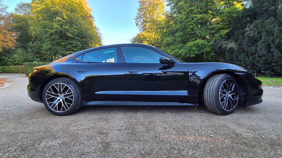 Porsche Taycan Performance+ 4d