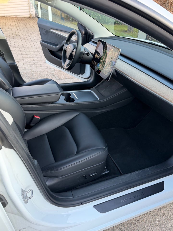 Tesla Model 3 Long Range AWD 4d