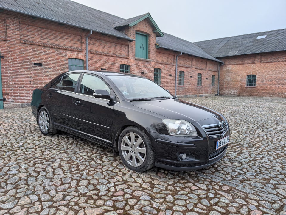 Toyota Avensis 2,2 D-4D 150 Sol 4d