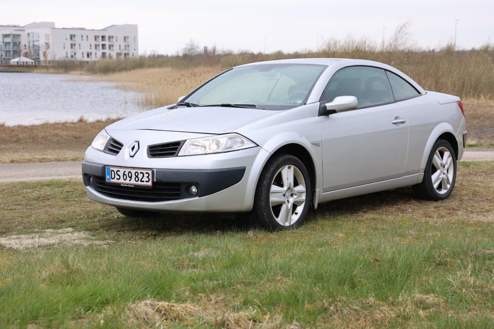 Renault Megane II 1,6 110 Comfort CC 2d