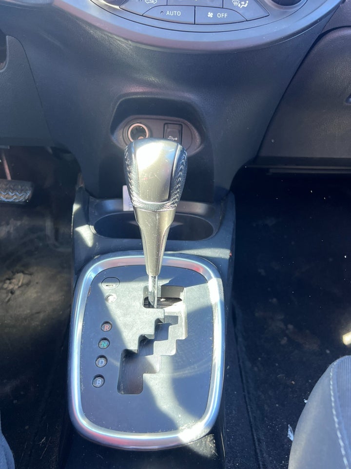 Toyota Yaris 1,5 Hybrid H2 e-CVT 5d