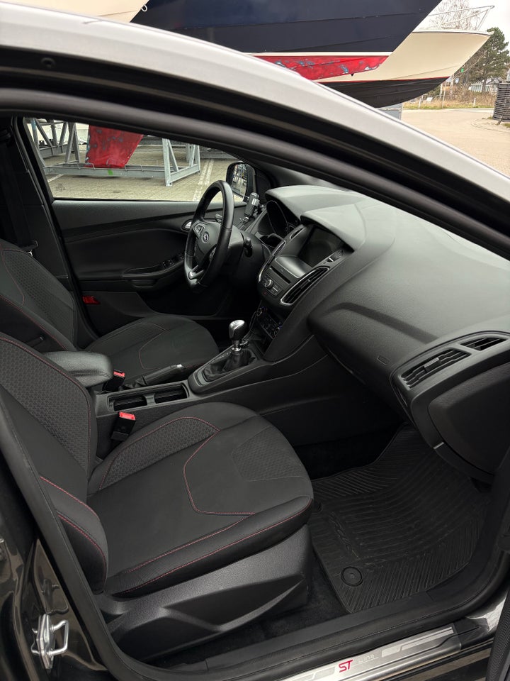 Ford Focus 1,0 SCTi 125 ST-Line stc. 5d