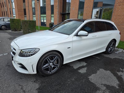 Mercedes C300 de 2,0 AMG Line stc. aut. 5d