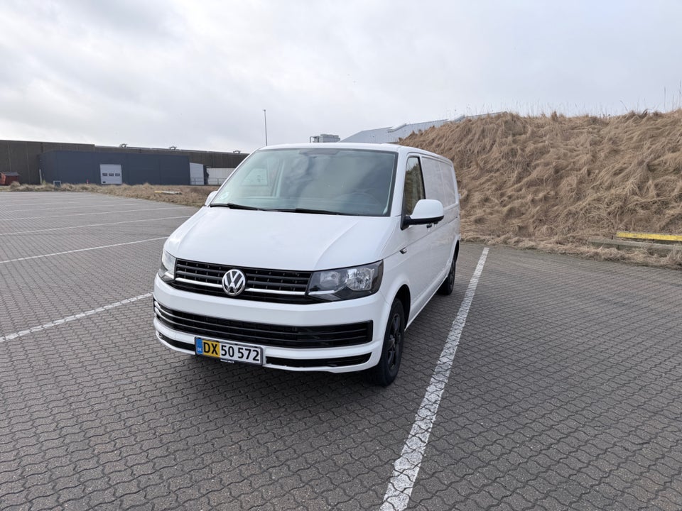 VW Transporter 2,0 TDi 114 Kassevogn lang BMT