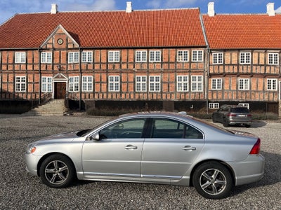 Volvo S80 2,4 D5 215 Summum 4d