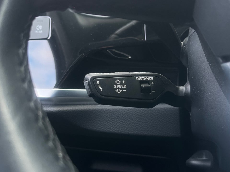 Audi Q3 45 TFSi e Attitude plus S-tr. 5d