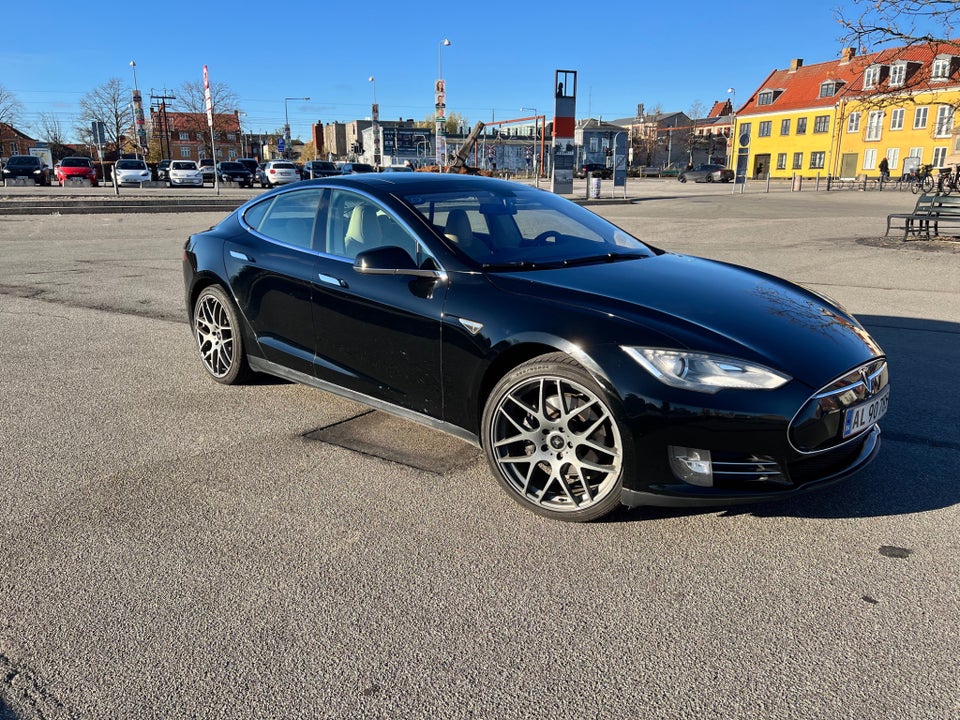 Tesla Model S P85+ 5d