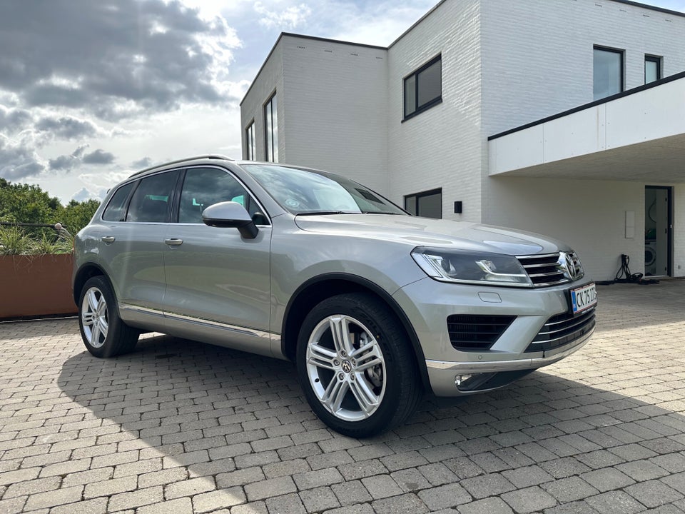 VW Touareg 3,0 V6 TDi 262 R-line Tiptr. 4Motion 5d