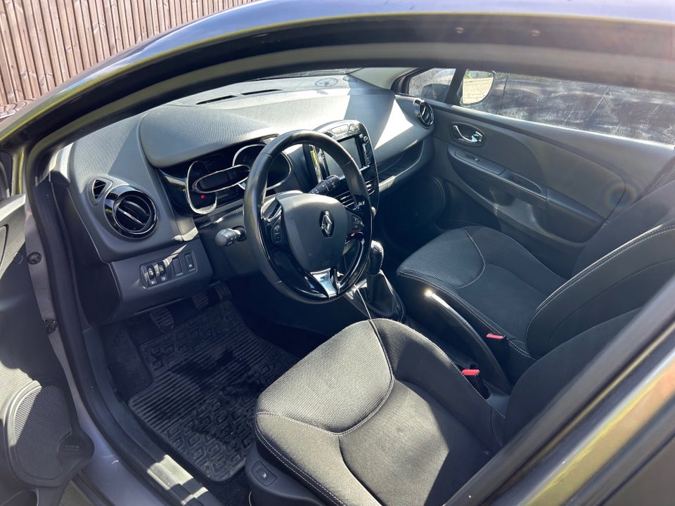 Renault Clio IV 0,9 TCe 90 Expression Sport Tourer 5d