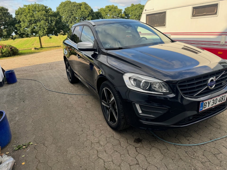 Volvo XC60 2,4 D5 215 R-Design aut. AWD 5d