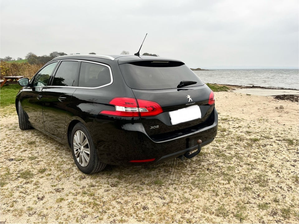 Peugeot 308 1,5 BlueHDi 130 Allure+ Sky SW 5d