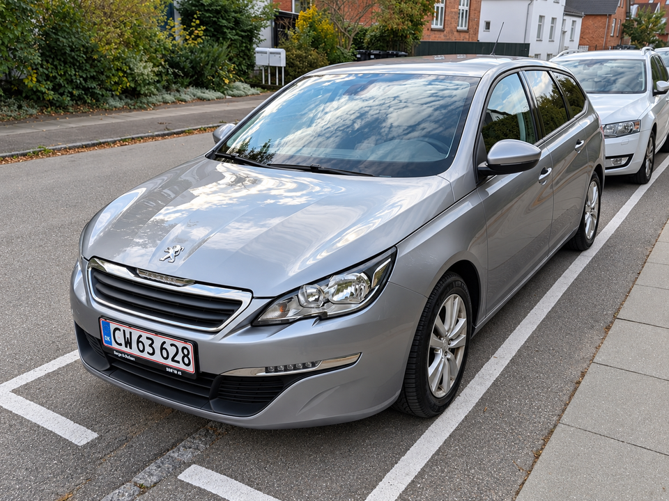 Peugeot 308 1,2 e-THP 110 Active SW 5d