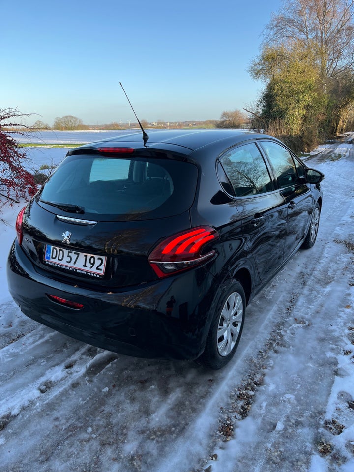 Peugeot 208 1,2 VTi 82 Active 5d