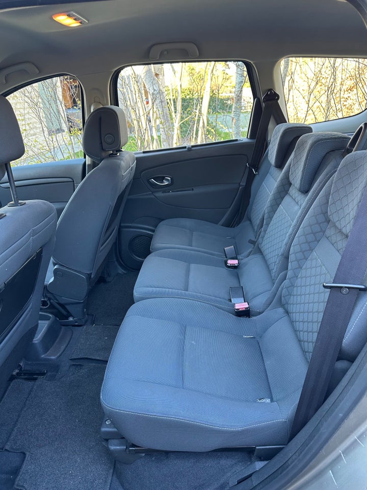 Renault Grand Scenic III 1,6 16V Expression 5d