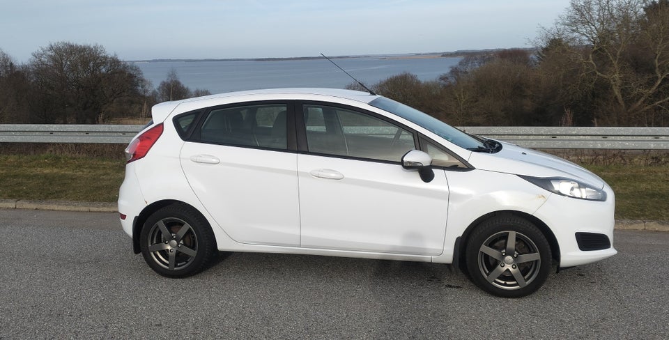 Ford Fiesta 1,0 65 Titanium 5d