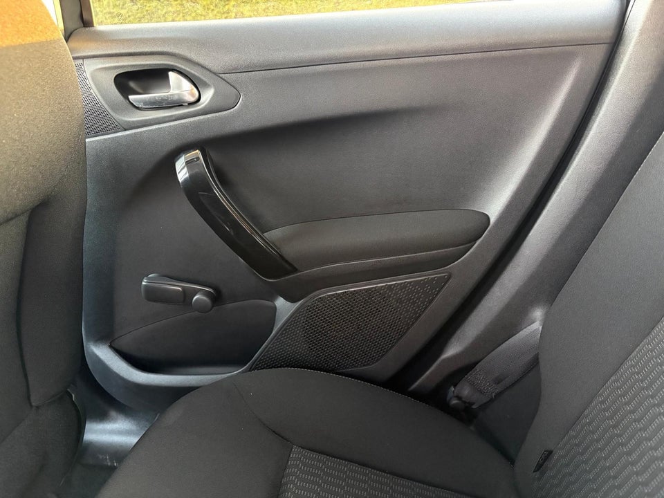 Peugeot 208 1,2 VTi 82 Active 5d