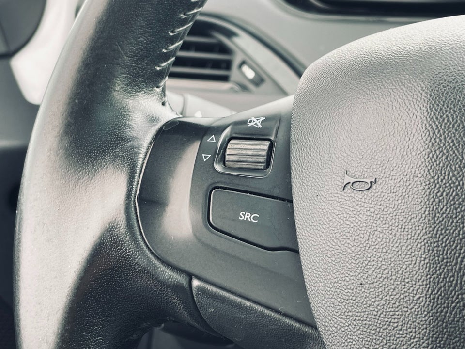 Peugeot 208 1,6 BlueHDi 100 Allure Sky 5d