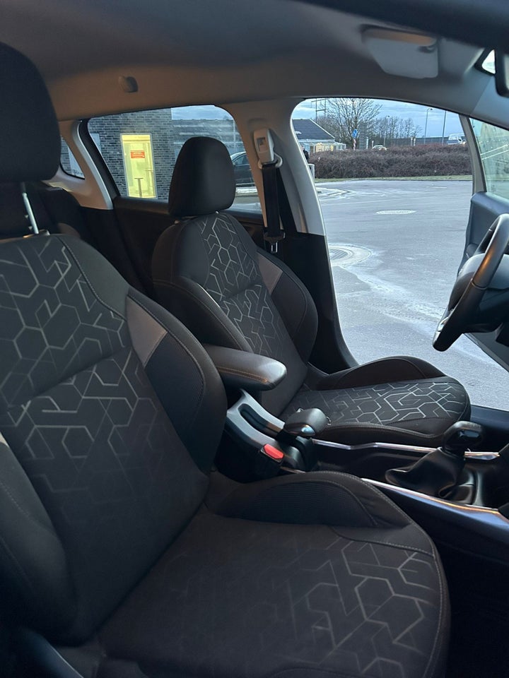 Peugeot 2008 1,2 VTi 82 Active 5d