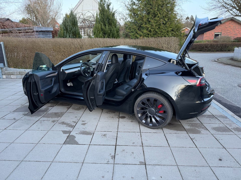 Tesla Model 3 Performance AWD 4d