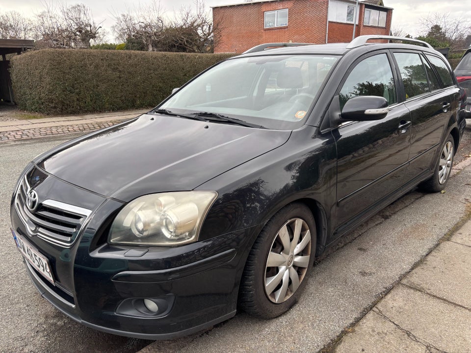 Toyota Avensis 2,0 Sol stc. 5d