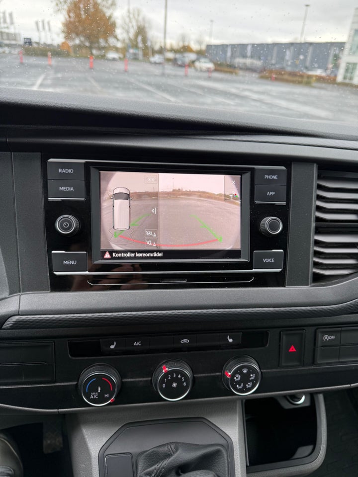 VW Transporter 2,0 TDi 150 Kassevogn DSG lang