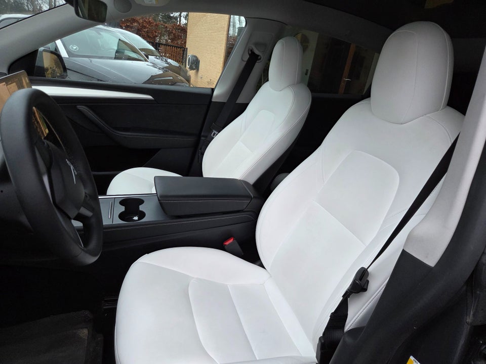 Tesla Model Y Long Range AWD 5d