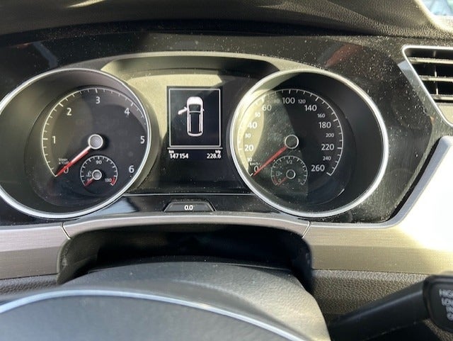 VW Touran 1,6 TDi 115 Comfortline Connect DSG 7prs 5d