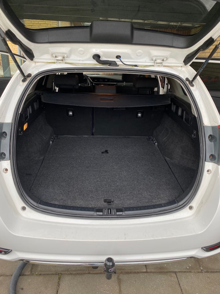 Toyota Auris 1,8 Hybrid H2 Comfort Touring Sports CVT 5d