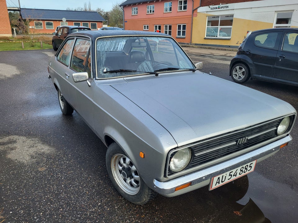 Ford Escort 1,1 4d