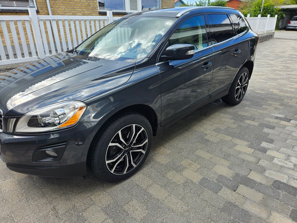 Volvo XC60 3,0 T6 Summum aut. AWD 5d