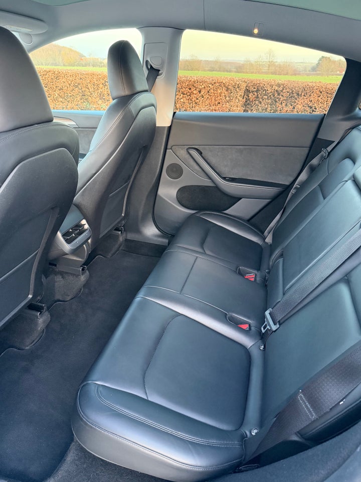 Tesla Model Y Long Range AWD 5d