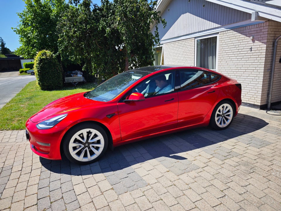 Tesla Model 3 Long Range AWD 4d