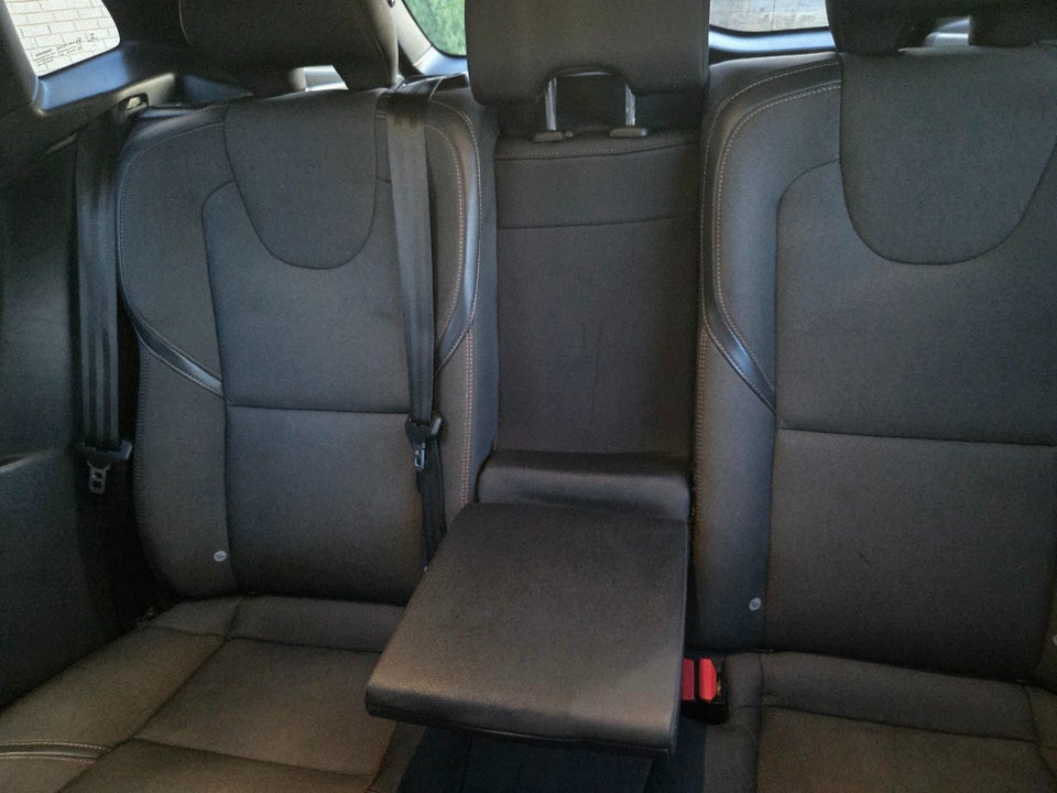 Volvo V40 CC 2,0 D3 150 Summum aut. 5d