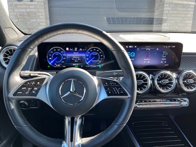 Mercedes EQB300 Progressive Advance Plus 4Matic 5d