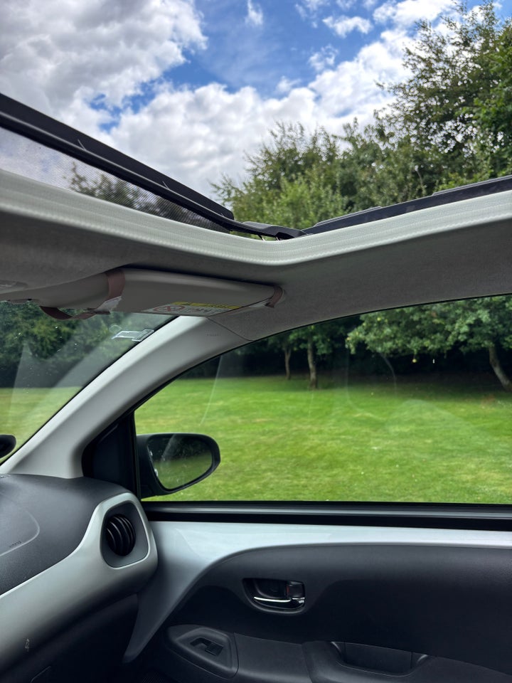 Toyota Aygo 1,0 VVT-i x-wave Sky 5d