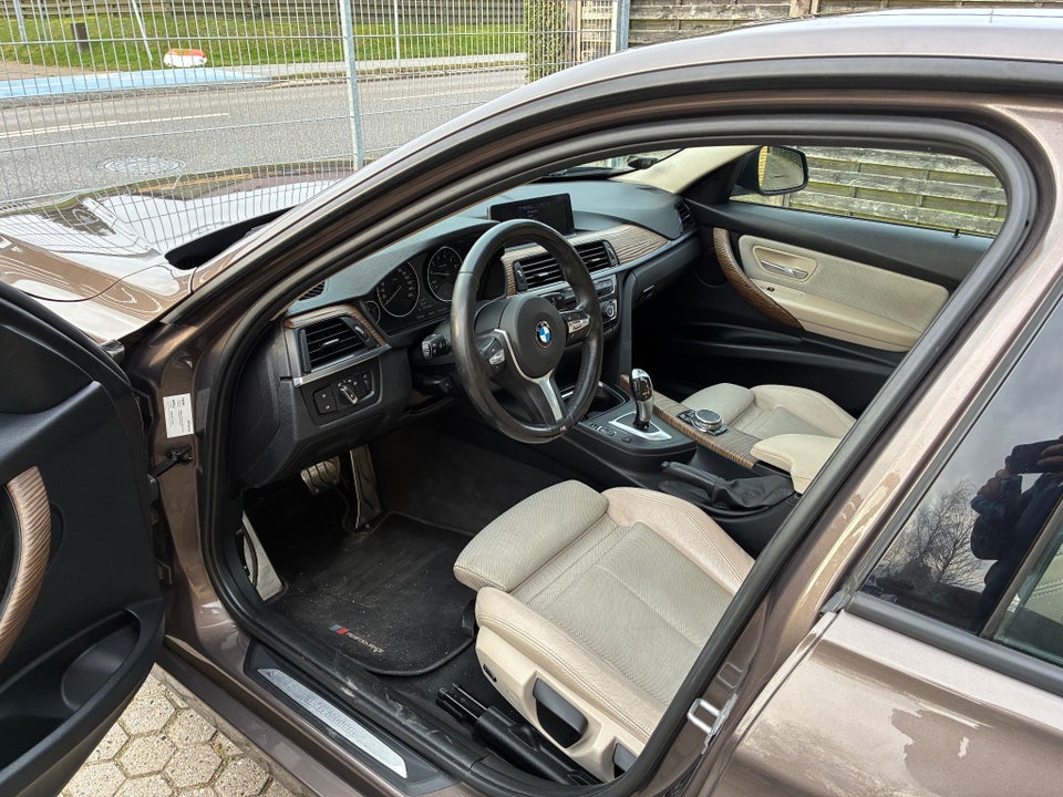 BMW 320i 2,0 Modern Line aut. 4d