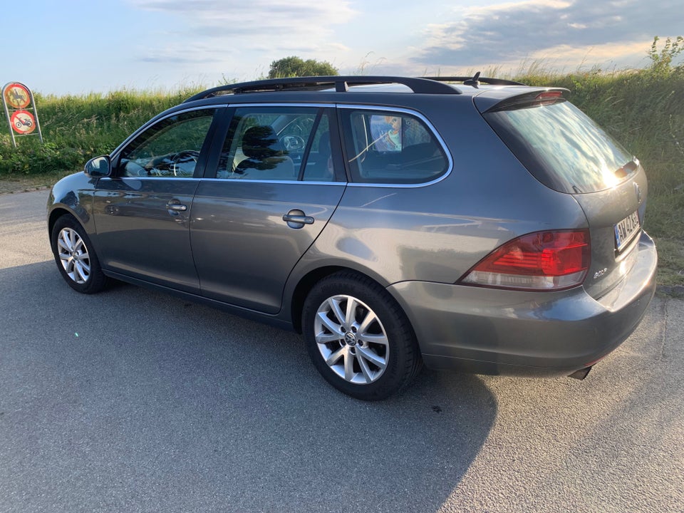 VW Golf VI 1,6 TDi 105 Highline Variant BMT 5d