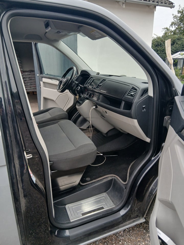 VW Transporter 2,0 TDi 150 Kassevogn DSG lang