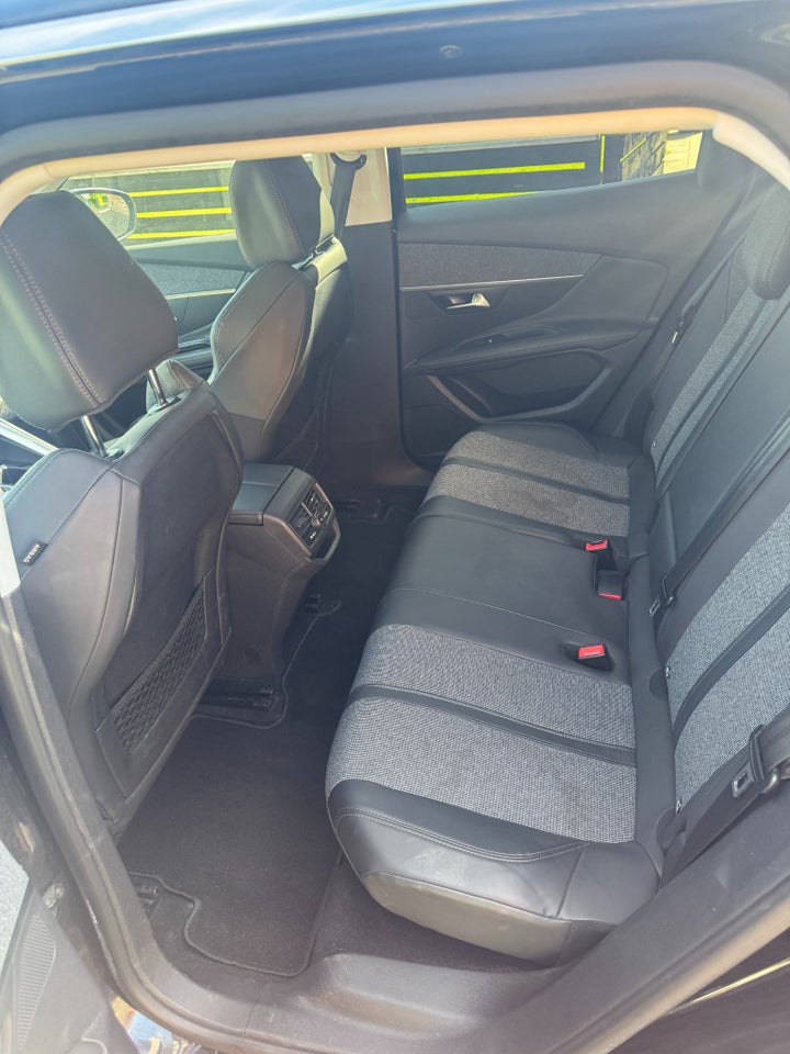Peugeot 3008 1,6 BlueHDi 120 Allure EAT6 5d
