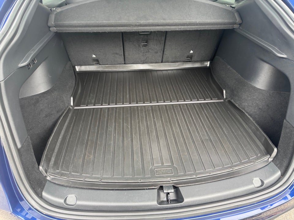 Tesla Model Y Long Range AWD 5d