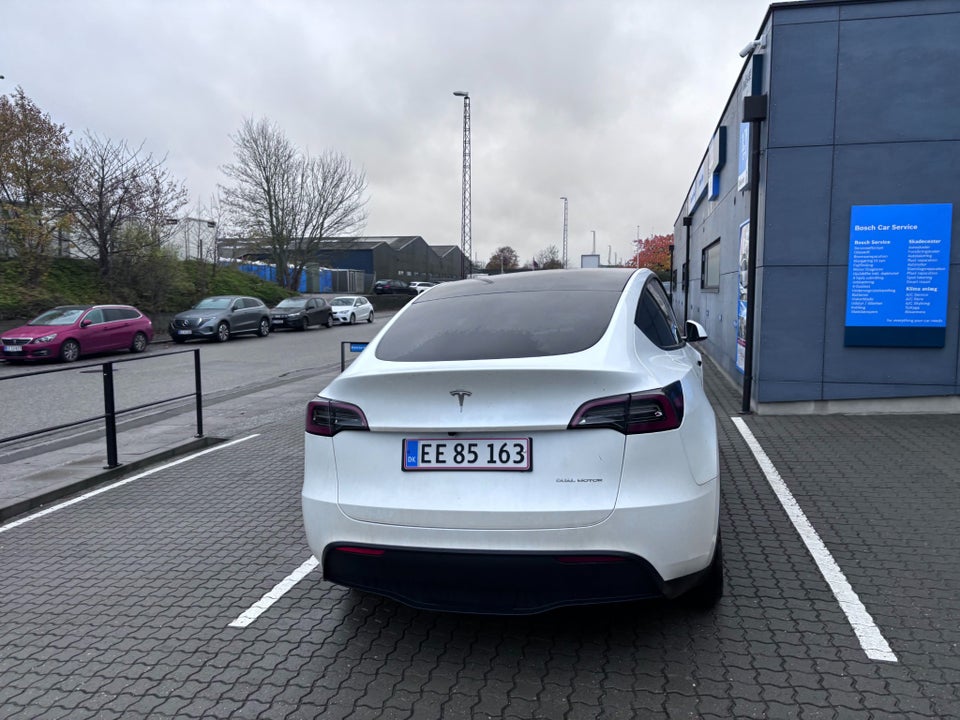 Tesla Model Y Long Range AWD 5d
