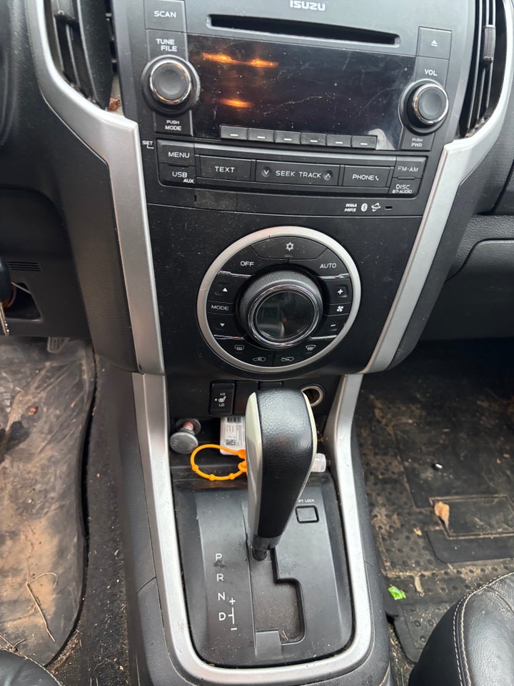 Isuzu D-Max 2,5 TD 163 Crew Cab Exclusive aut. 4d