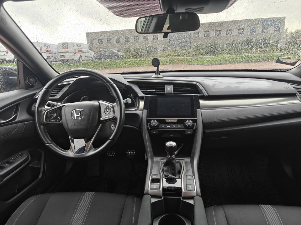 Honda Civic 1,0 VTEC Turbo Elegance 5d