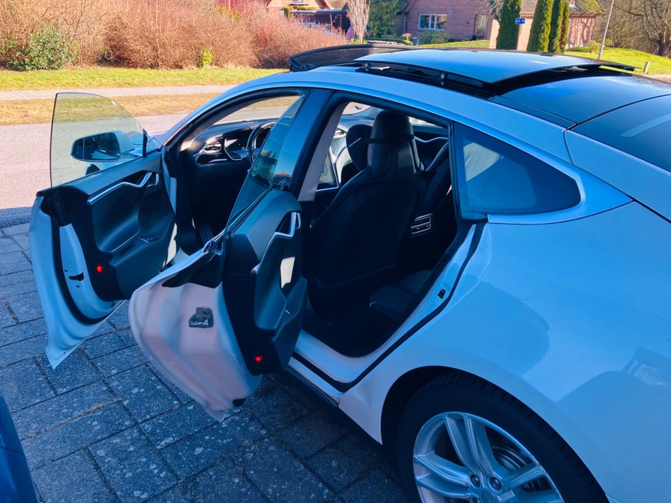 Tesla Model S 70D 5d